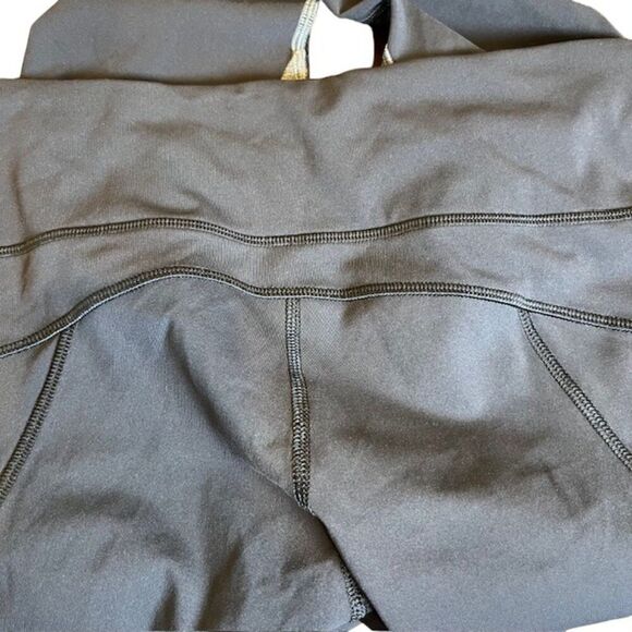 Lululemon Hop To It Crop *Full-On Luxtreme Black / Heathered Black 6 - Picture 8 of 12